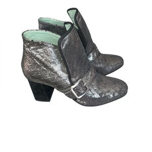 Anthropologie Paoli Arcana metallic Silver Ankle Boots  Buckle velvet block heel